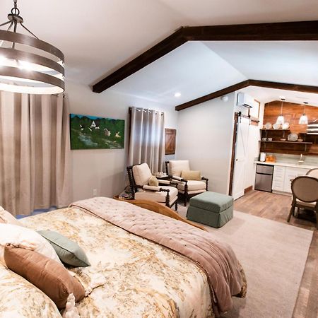 Barnwood Village 화이트 설퍼 스프링스 외부 사진